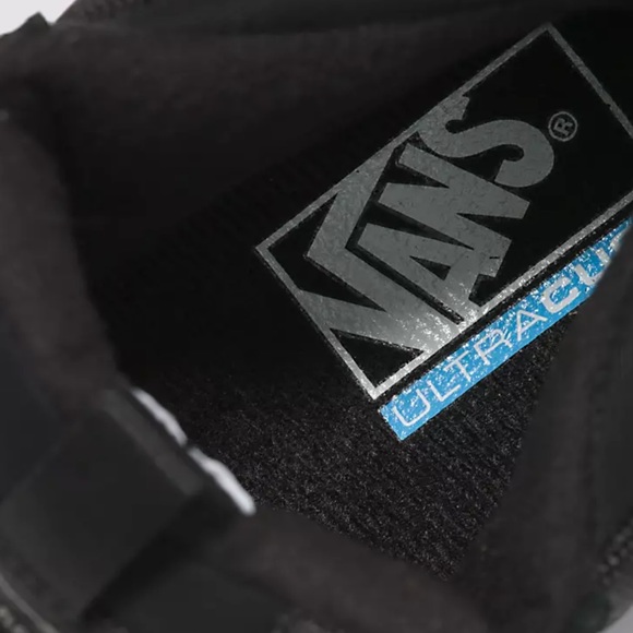 Vans Men’s Ultrarange Exo
Black/Black
VN0A4BVSBKA
Boots Sneakers - Picture 16 of 16